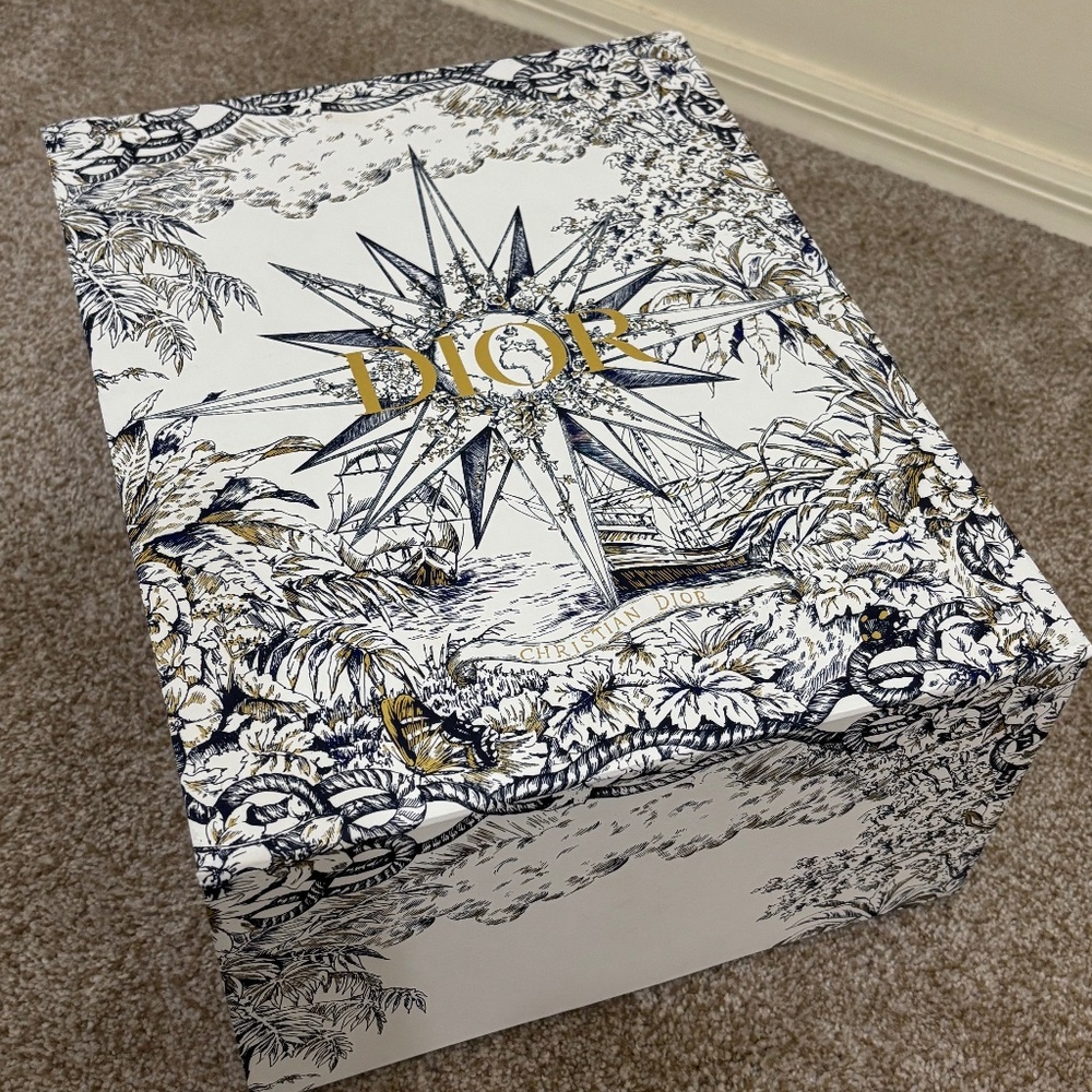 DIOR stunning Holiday box 2023